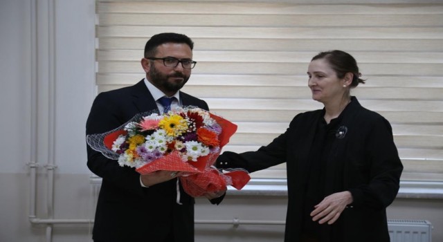 ASÜ Mimarlık ve Tasarım Fakültesi Dekanlığına Prof. Dr. Sarı Atandı