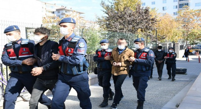 Gazetecileri “Çek Çek İyi Çek Çıkınca Alırım Seni” Diye Tehdit Etti Çıkamadan Tutuklandı