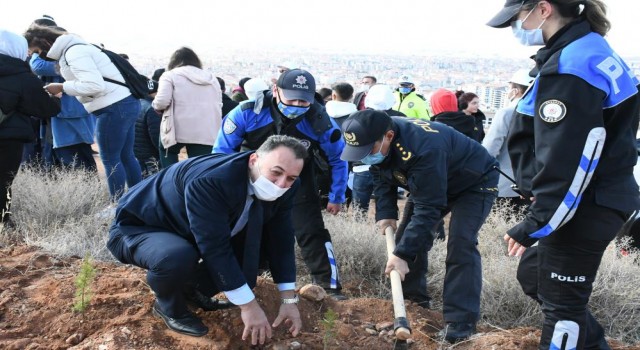 826 Bin Fidan Topraklı Buluşturuldu