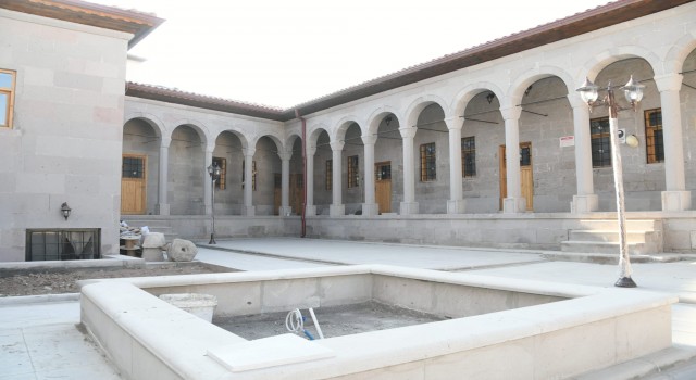 TARİHİ MEDRESE GÜN YÜZÜNE ÇIKTI