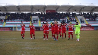 İÇ SAHA ŞAHLANIŞI SÜRÜYOR 2-1