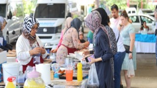 Hanımeli Pazarında El Emeği Ürünler Görücüye Çıkıyor